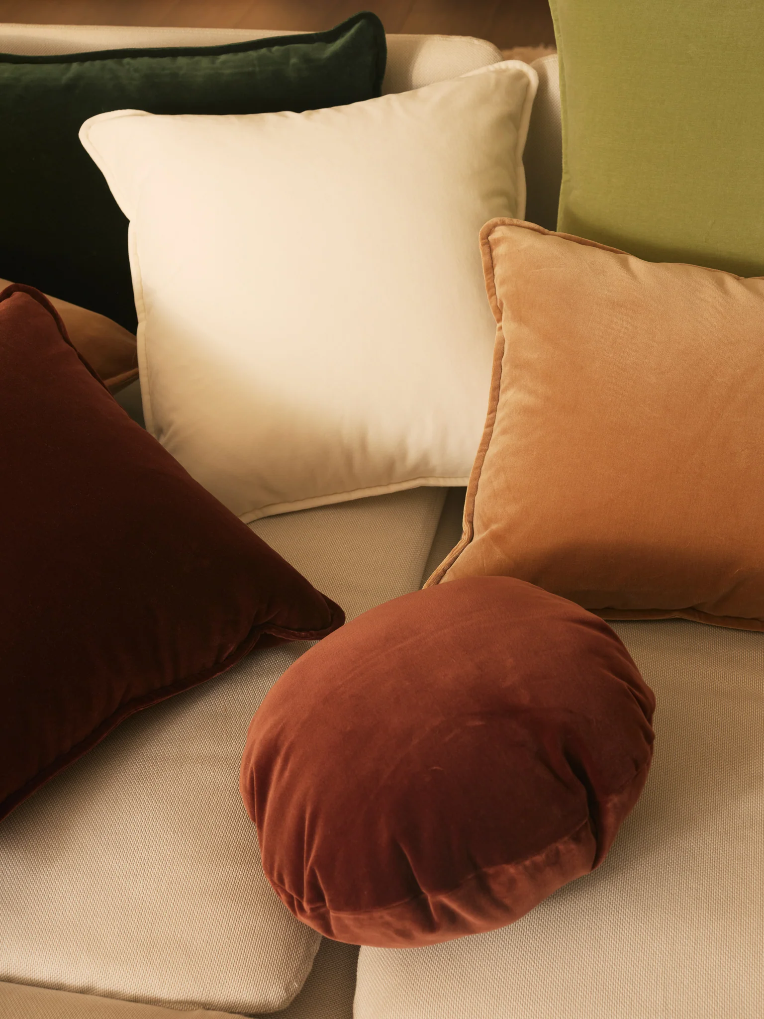 Essential Velvet - Milkshake Cushion - Image 2